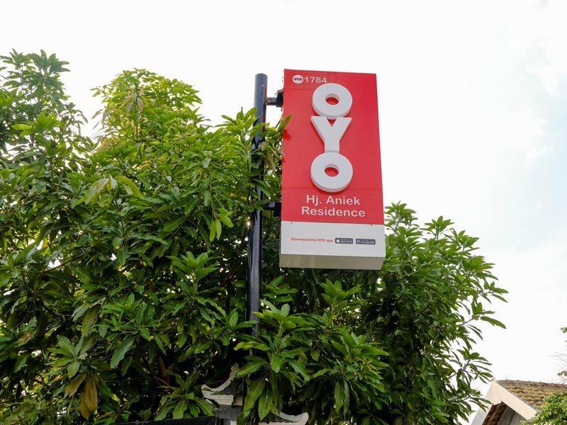 Oyo 1784 Hj. Aniek Residence Madiun Ngoại thất bức ảnh