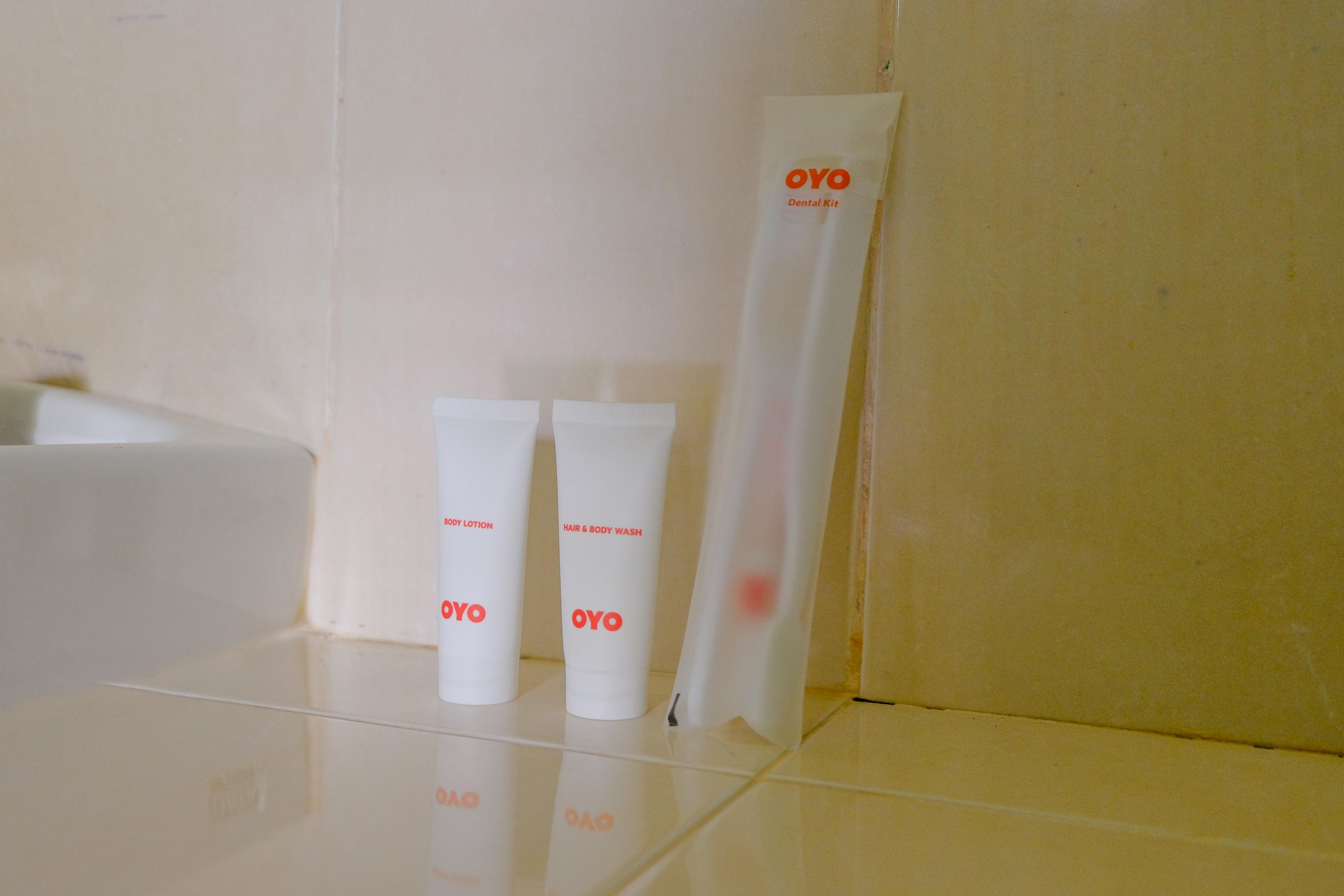Oyo 1784 Hj. Aniek Residence Madiun Ngoại thất bức ảnh