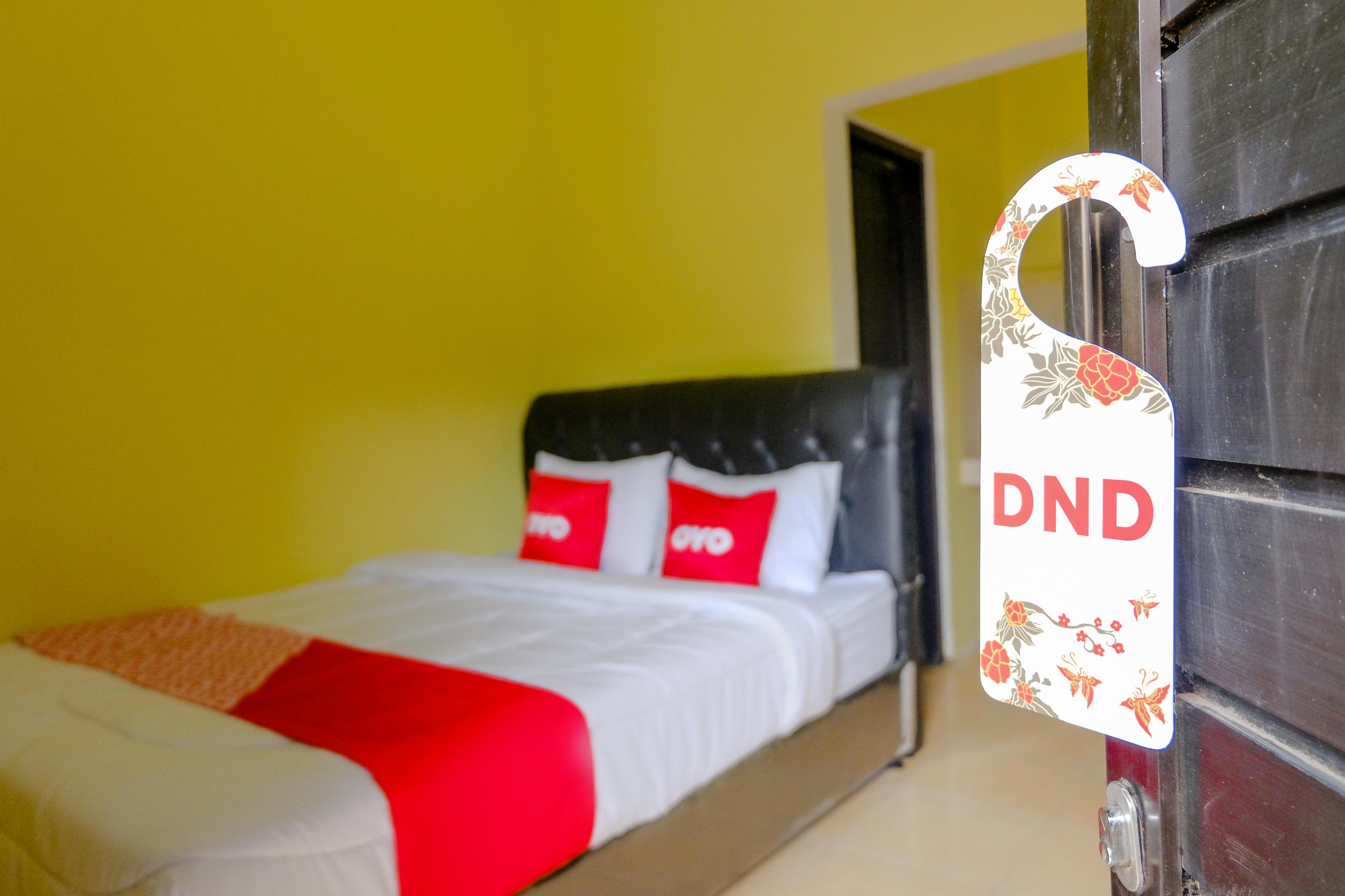 Oyo 1784 Hj. Aniek Residence Madiun Ngoại thất bức ảnh