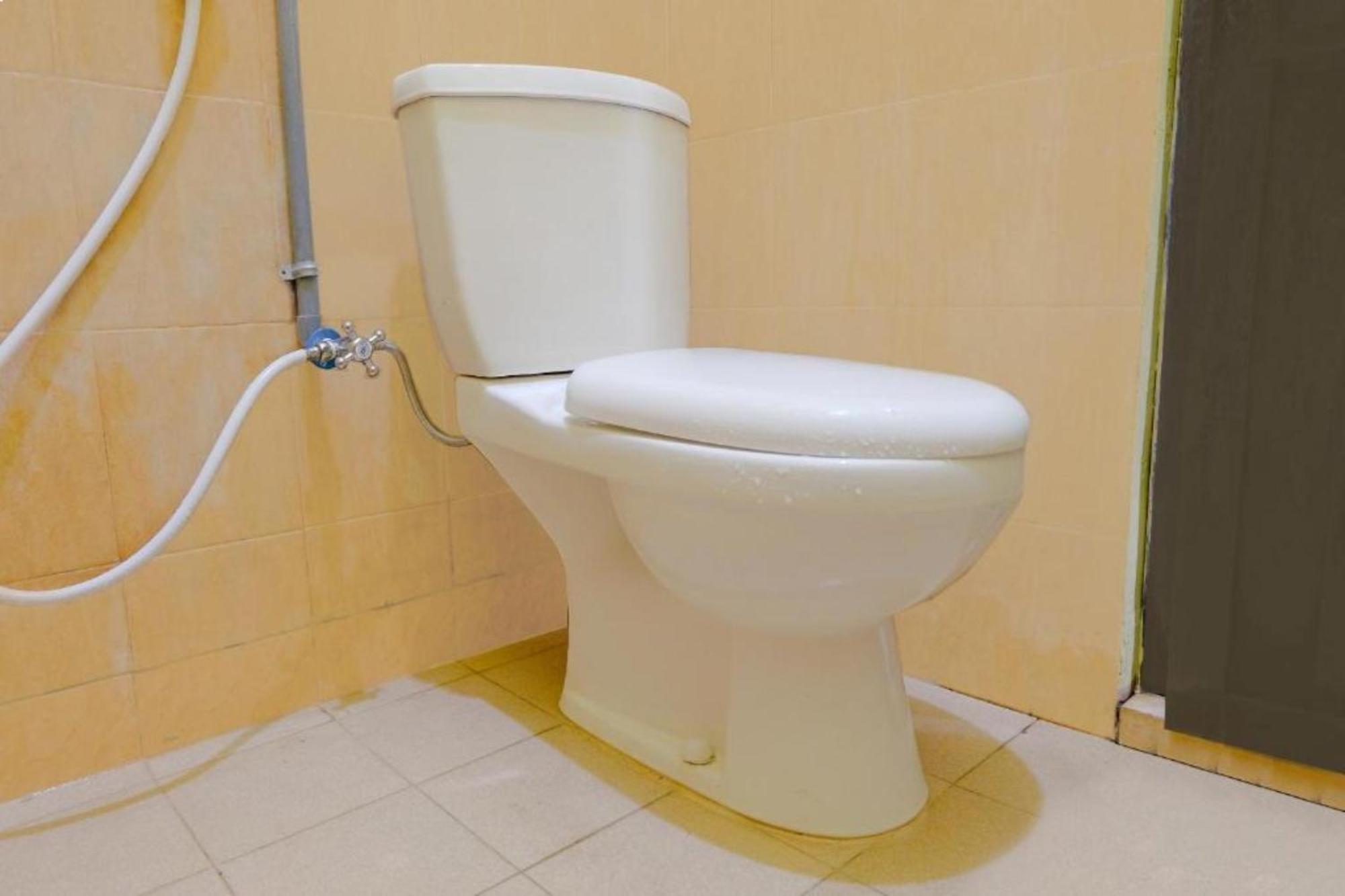Oyo 1784 Hj. Aniek Residence Madiun Ngoại thất bức ảnh