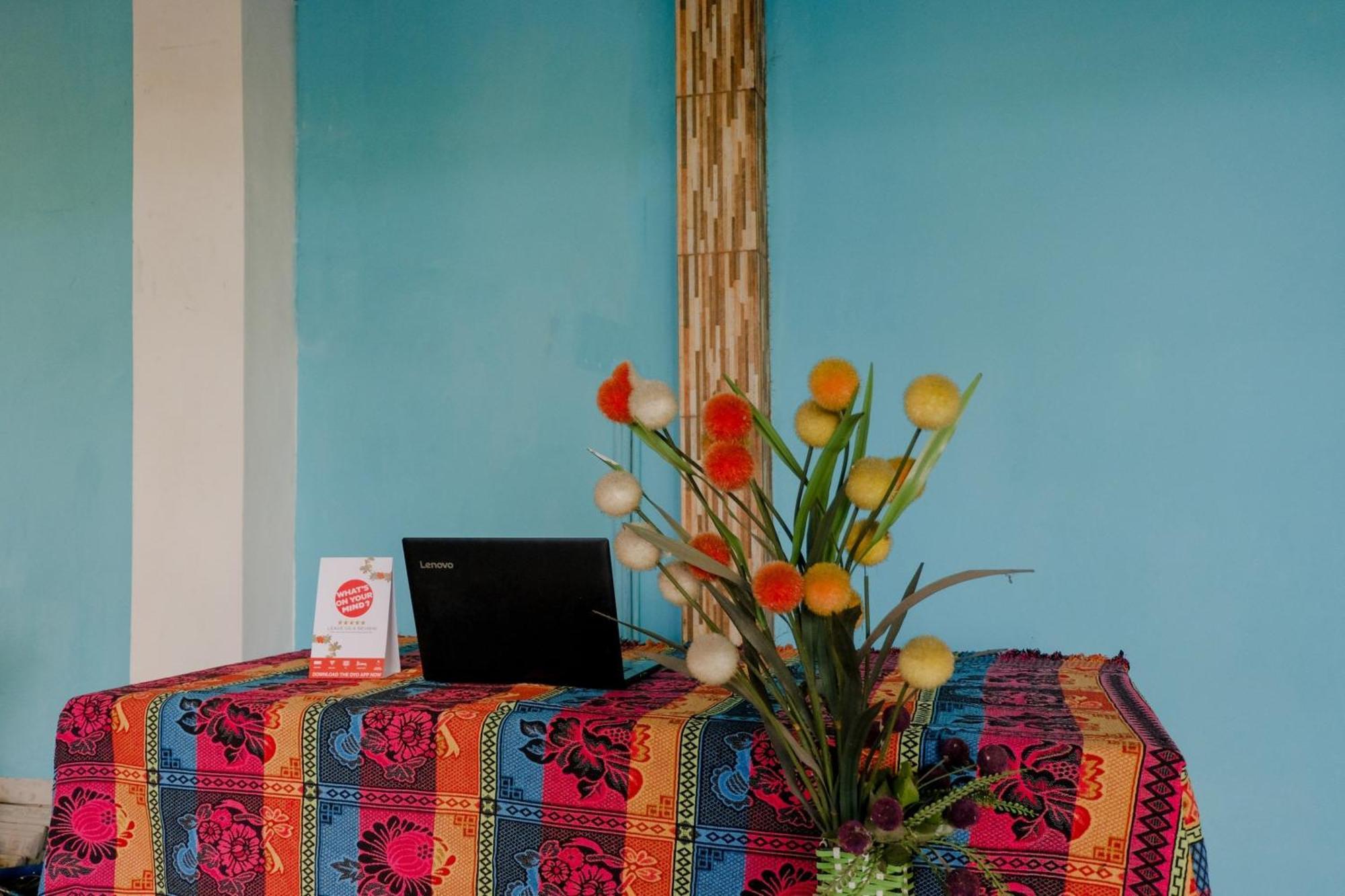 Oyo 1784 Hj. Aniek Residence Madiun Ngoại thất bức ảnh